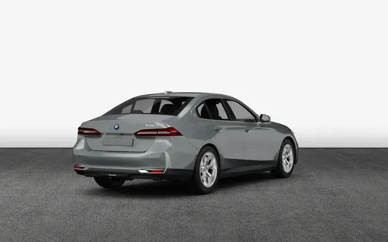Neu BMW 530e Performance 299 PS (219 kW) 2026 M brooklyn grau metallic Limousine