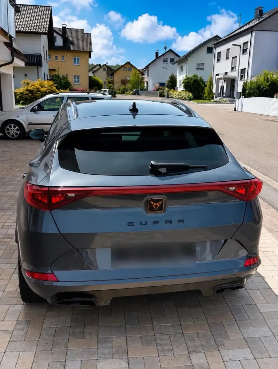 Gebraucht Cupra Formentor Basis 150 PS (110 kW) 2024 Grau SUV