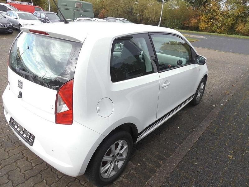 Gebraucht Seat Mii Chic 60 PS (44 kW) 2017 Weiß Kleinwagen