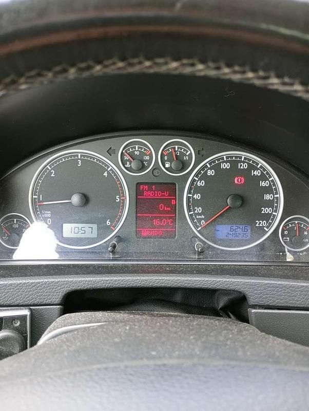 Gebraucht VW Multivan United 131 PS (96 kW) 2009 Weiß Van / Kleinbus