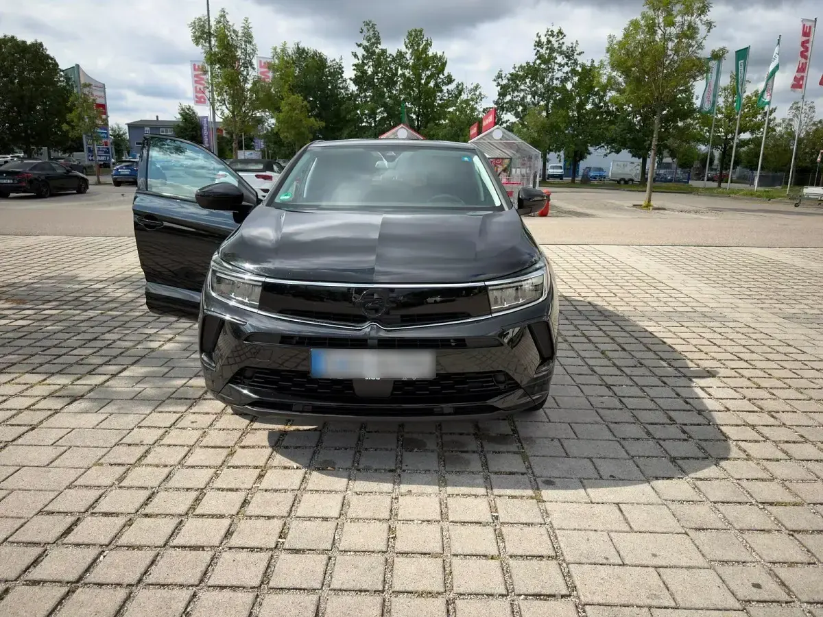 Gebraucht Opel Grandland X 131 PS (96 kW) 2023 Schwarz SUV
