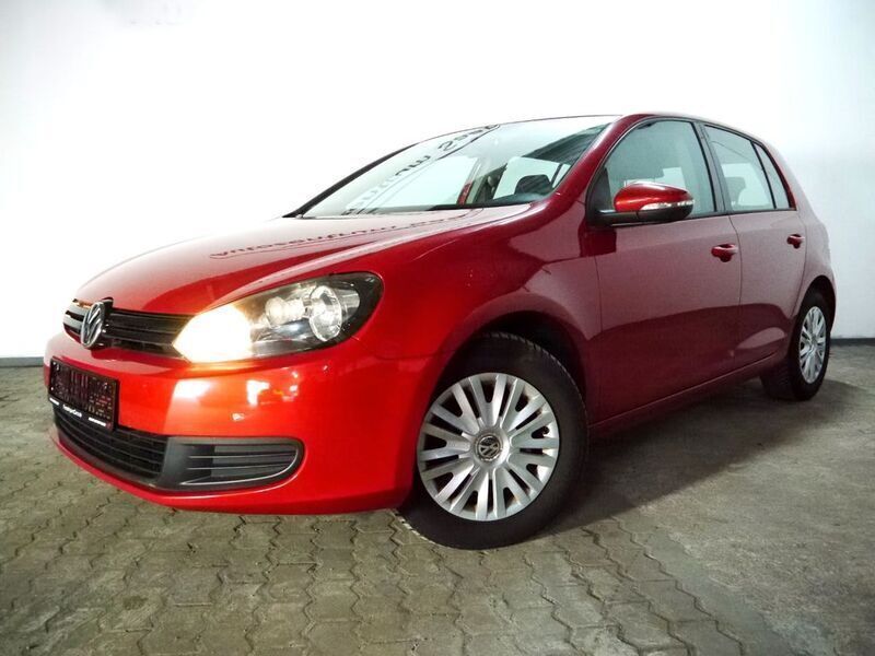 Rot Gebraucht 2009 VW Golf VI Trendline Limousine | 8.500 € (Etwas zu teuer) - Bild 1/4