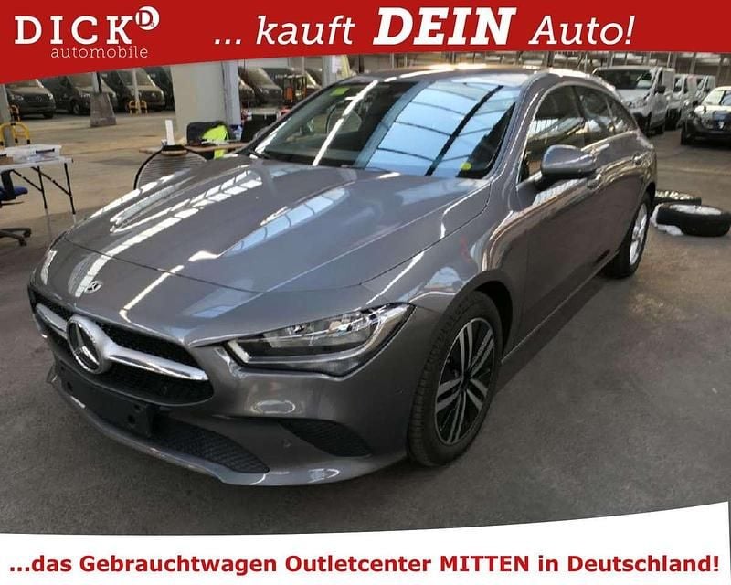 Mountaingrau met. Gebraucht 2022 Mercedes CLA200 Kombi | 24.450 € (Superpreis) - Bild 1/4