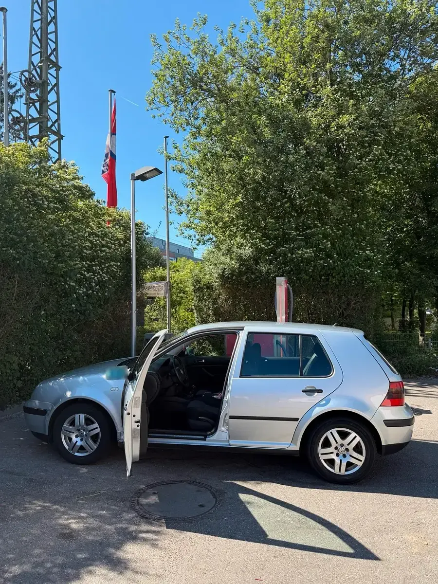 Gebraucht VW Golf IV Edition 75 PS (55 kW) 2001 Grau Kleinwagen