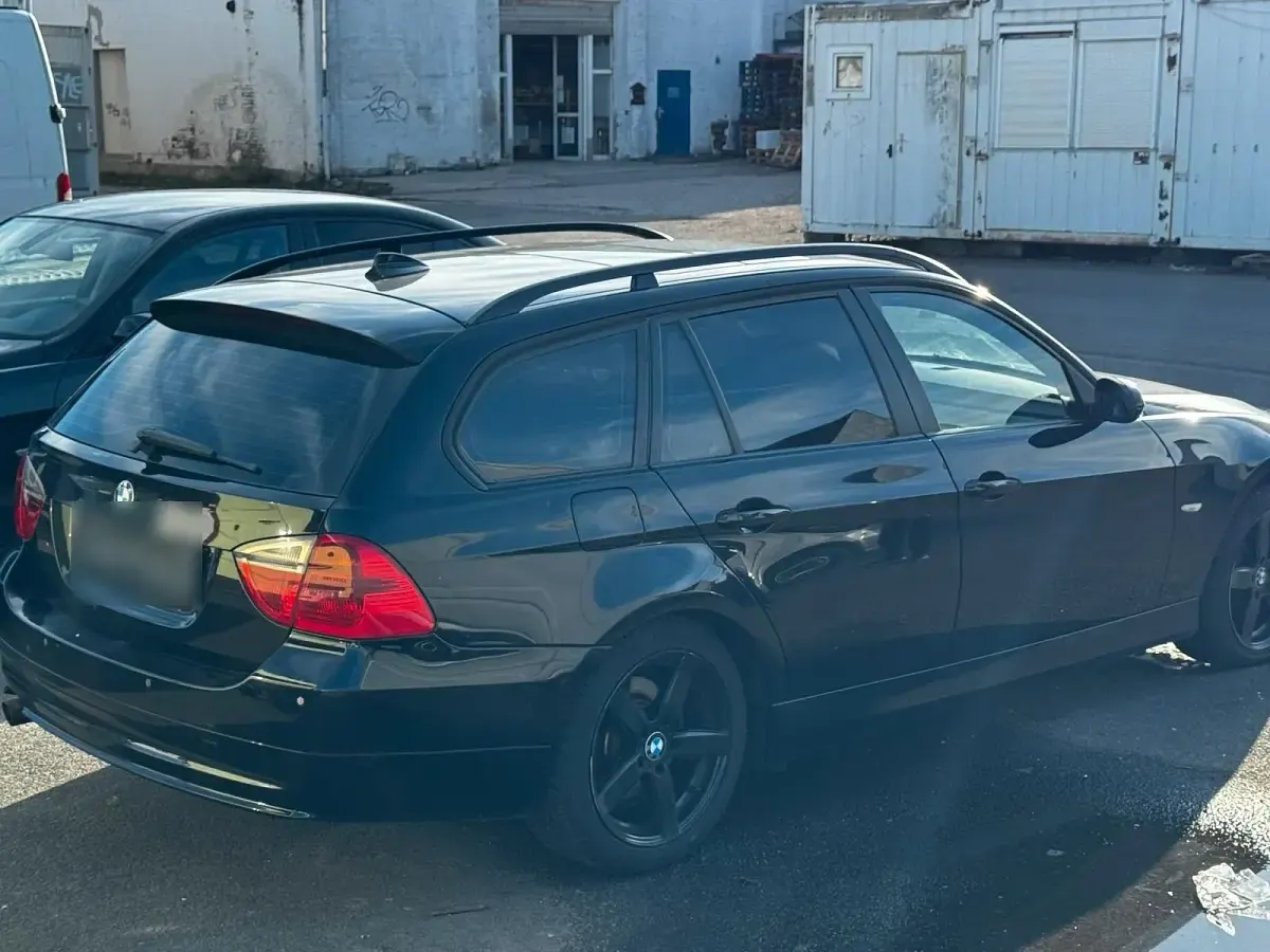 Second-hand BMW 320 163 CP (119 kW) 2007 Negru Break