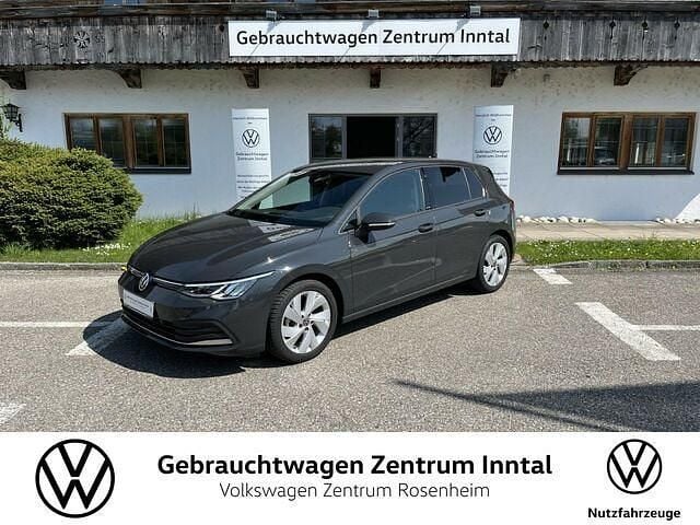 Gebraucht VW Golf VIII Active 131 PS (96 kW) 2022 Urano grau Limousine