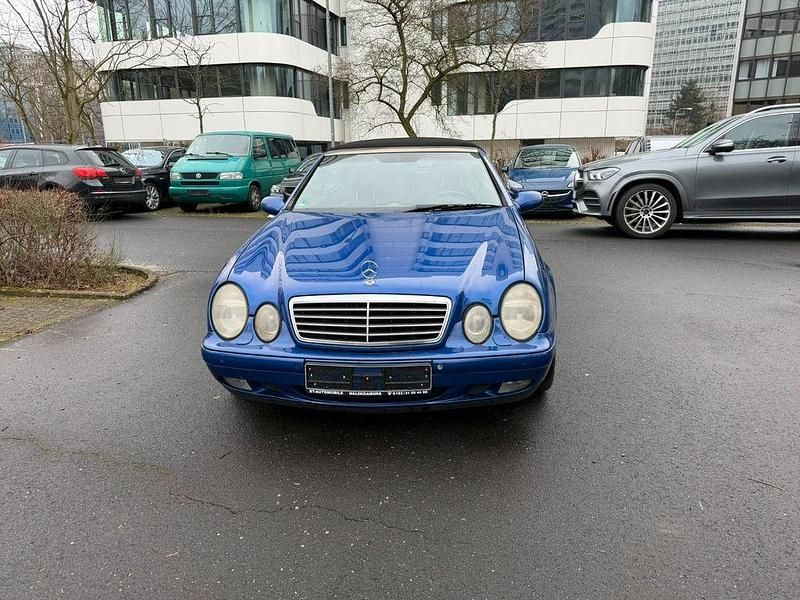 Gebraucht Mercedes CLK320 Elegance 218 PS (160 kW) 1999 Blau Cabrio