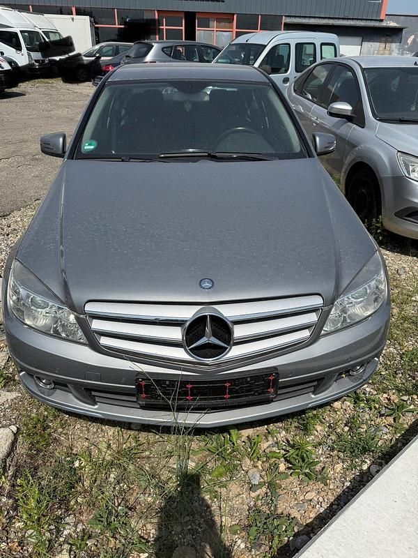 Grau Gebraucht 2009 Mercedes C220 Limousine | 6.200 € (Guter Preis) - Bild 1/4