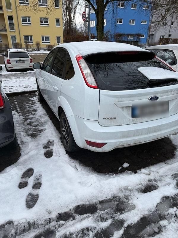 Gebraucht Ford Focus Titanium 105 PS (77 kW) 2011 Silber Kombi