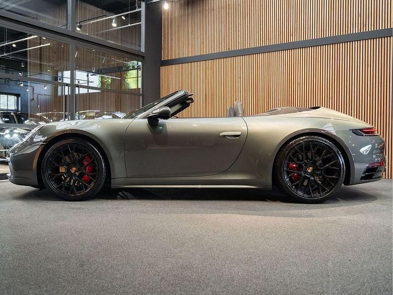 Gebraucht Porsche 911 Carrera 4S Cabriolet 451 PS (331 kW) 2020 Grün Cabrio