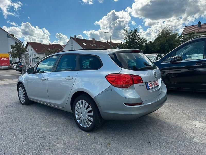 Gebraucht Opel Astra Design Edition 110 PS (80 kW) 2011 Silber Kombi
