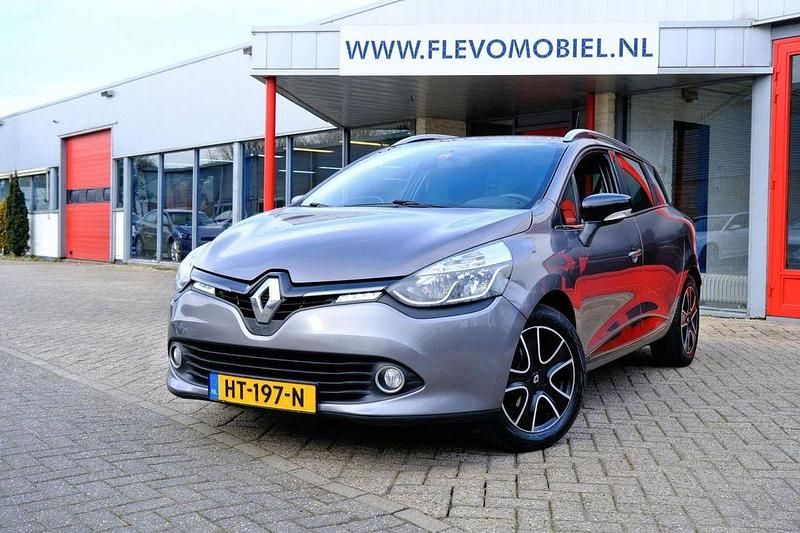 Gebraucht Renault Clio IV Night&Day 90 PS (66 kW) 2015 Grau Kombi