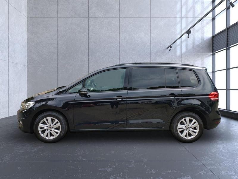 Gebraucht VW Touran Comfortline 150 PS (110 kW) 2023 Schwarz Van / Kleinbus