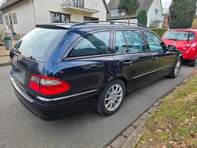 Gebraucht Mercedes E320 224 PS (164 kW) 2006 Blau Kombi