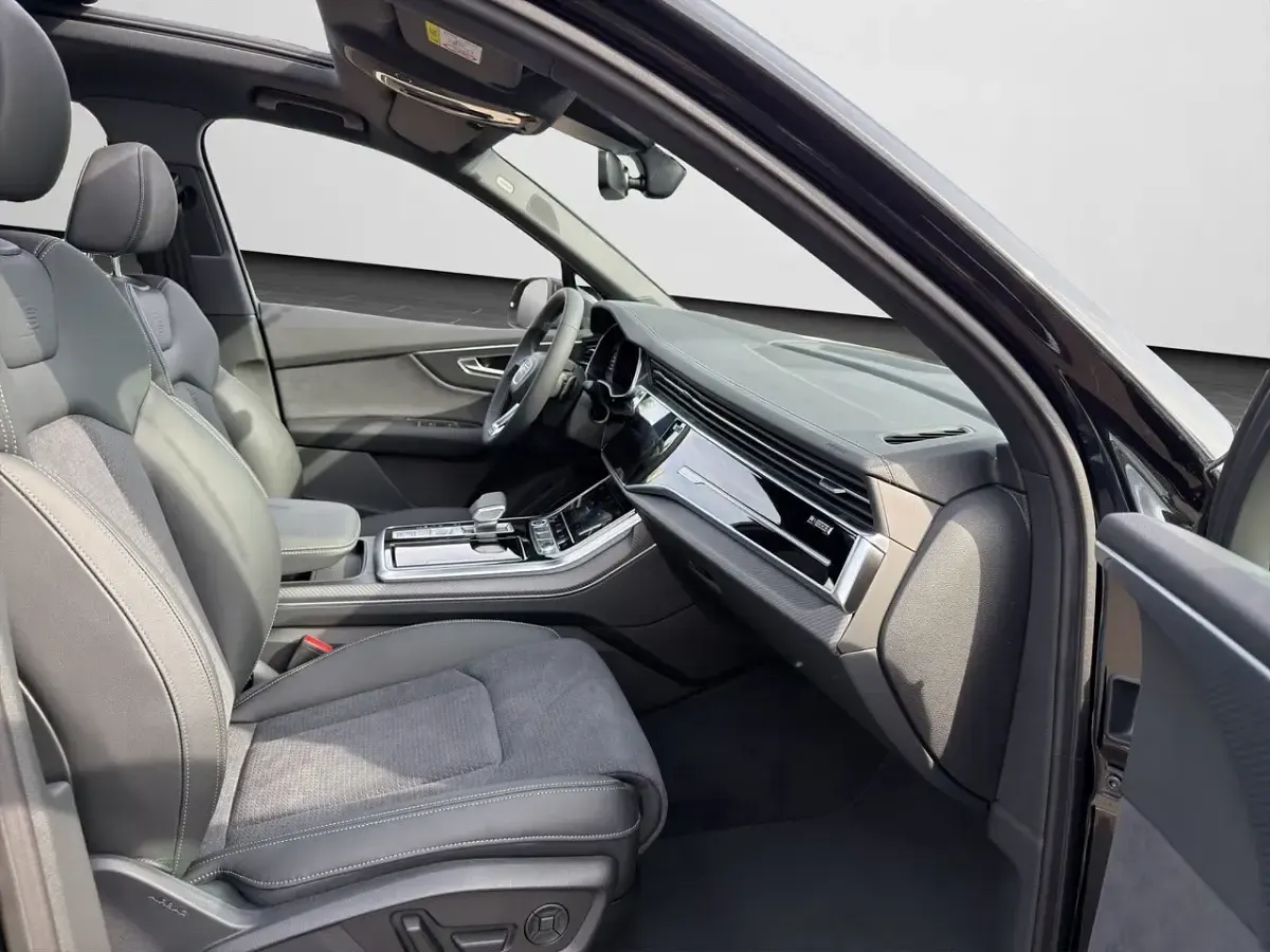 Neu Audi Q7 Business 286 PS (210 kW) 2026 Schwarz SUV