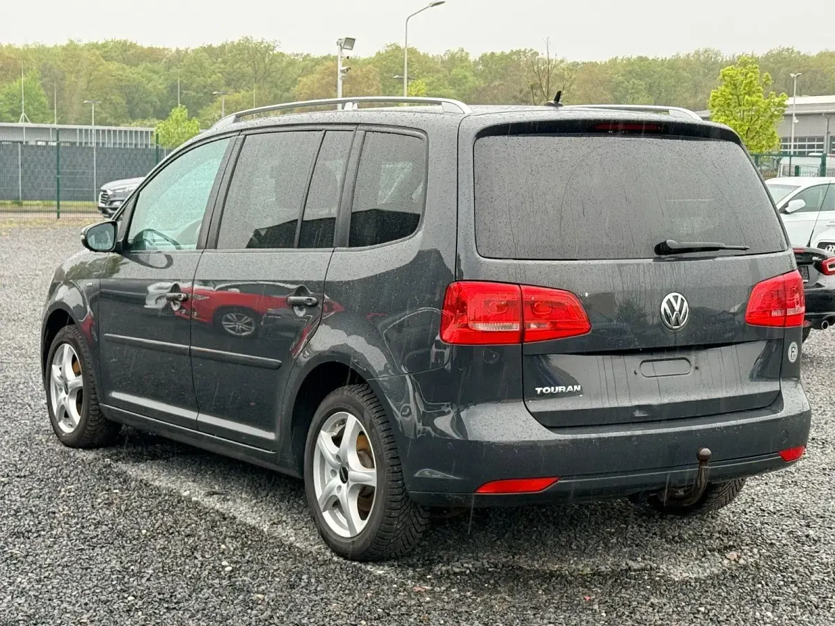 Gebraucht VW Touran Cup 105 PS (77 kW) 2014 Grau Van / Kleinbus