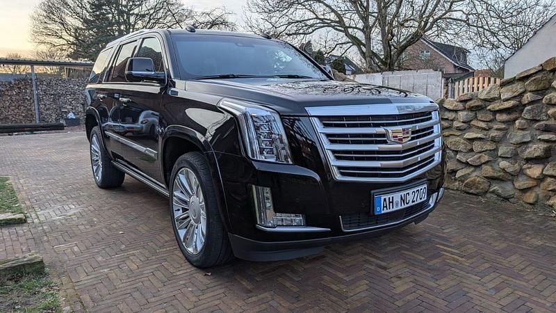 Gebraucht Cadillac Escalade 426 PS (313 kW) 2019 Schwarz SUV