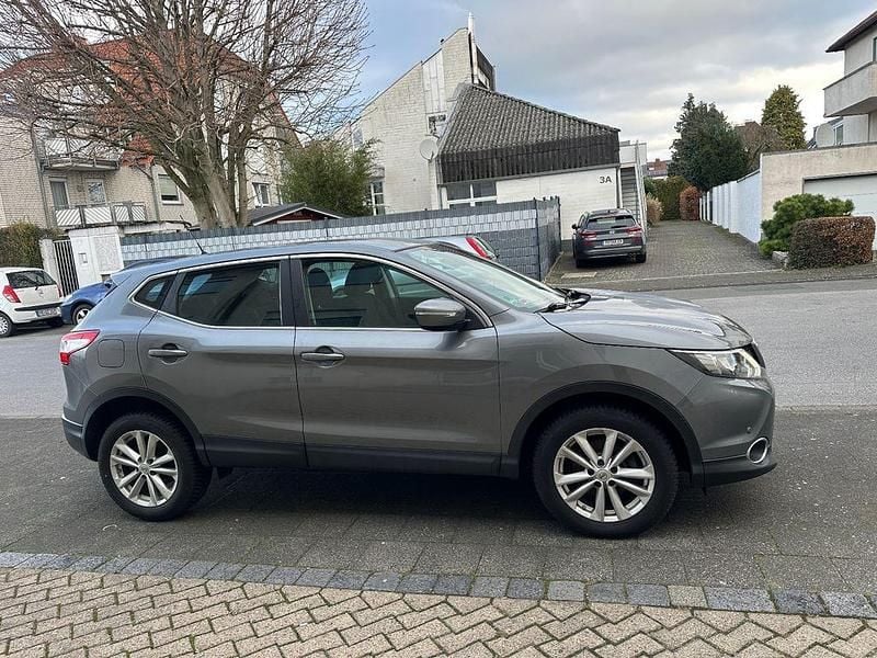Gebraucht Nissan Qashqai Acenta 116 PS (85 kW) 2014 Grau SUV