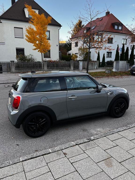 Gebraucht Mini Cooper 136 PS (100 kW) 2019 Grau Kleinwagen