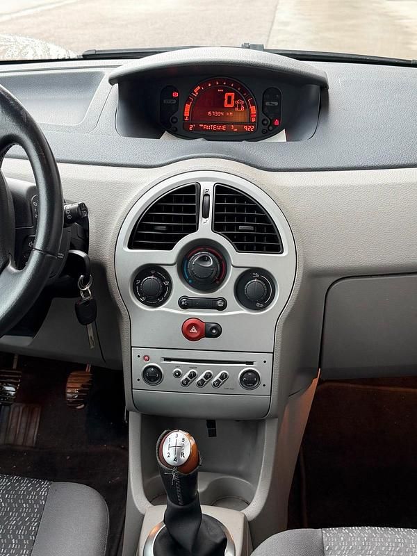 Second-hand Renault Modus 98 CP (72 kW) 2005 Portocaliu Monovolum