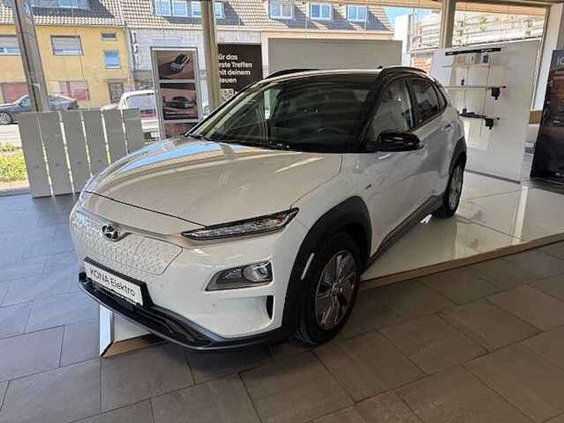Chalk white Gebraucht 2020 Hyundai Kona Premium SUV | 22.900 € (Fairer Preis) - Bild 1/4