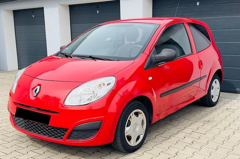 Second-hand Renault Twingo 58 CP (42 kW) 2011 Roșu Hatchback