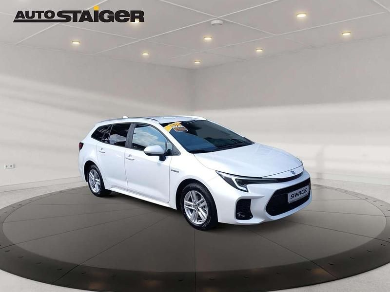 Neu Suzuki Swace 140 PS (102 kW) 2025 Super white Kombi