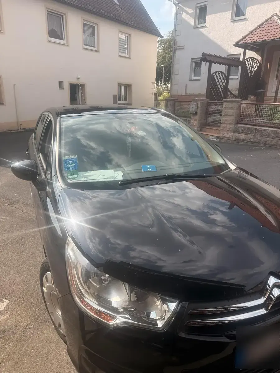Gebraucht Citroën C4 90 PS (66 kW) 2011 Schwarz Limousine