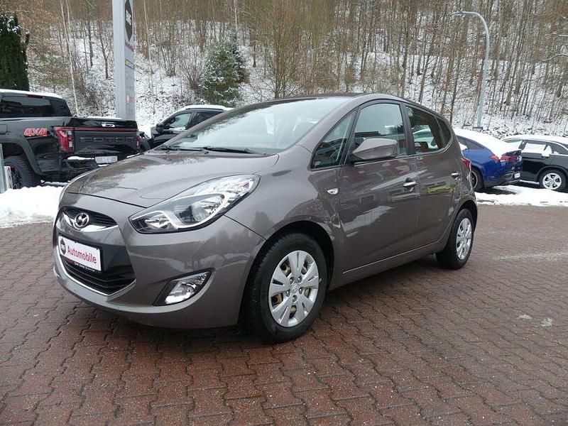 Grau Gebraucht 2014 Hyundai ix20 Kleinwagen | 10.990 € (Fairer Preis) - Bild 1/4
