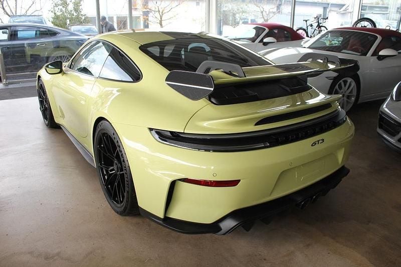 Ny Porsche 992 510 HK (375 kW) 2025 Gul