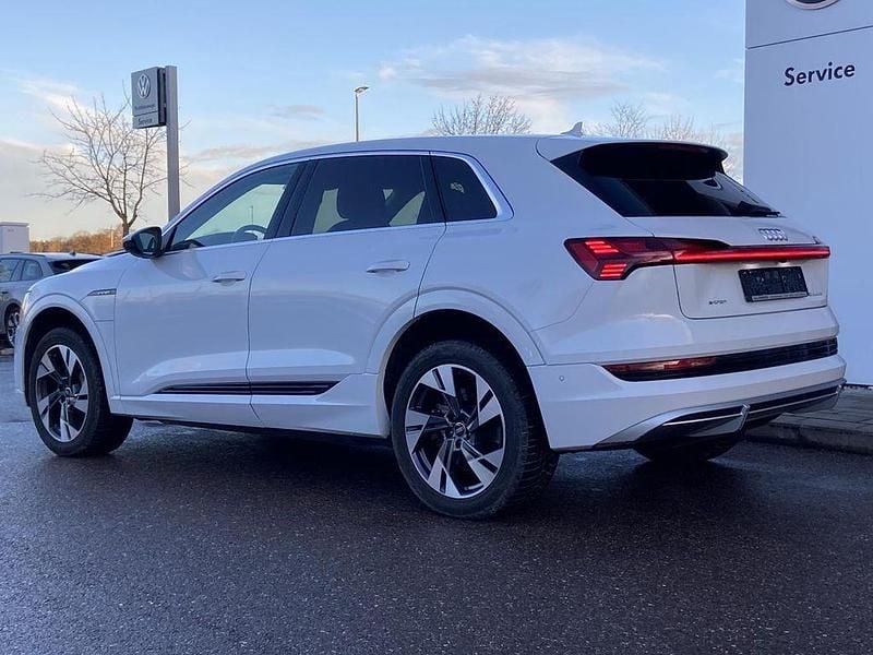 Gebraucht Audi e-tron S-Line 230 kW (313 PS) 2022 Weiß SUV