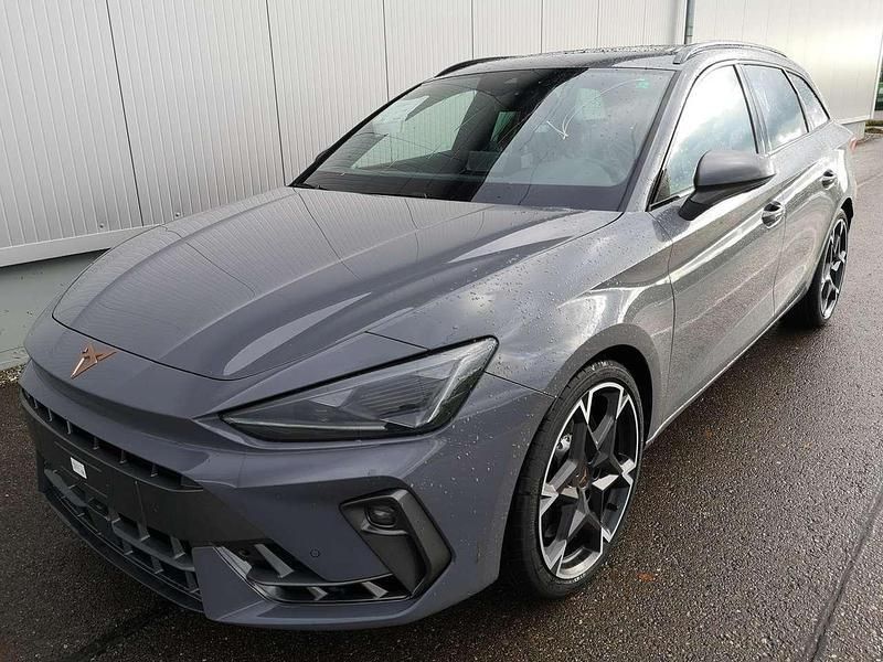 Taigagrau Neu 2025 Cupra Leon VZ Kombi | 38.475 € (Superpreis) - Bild 1/3
