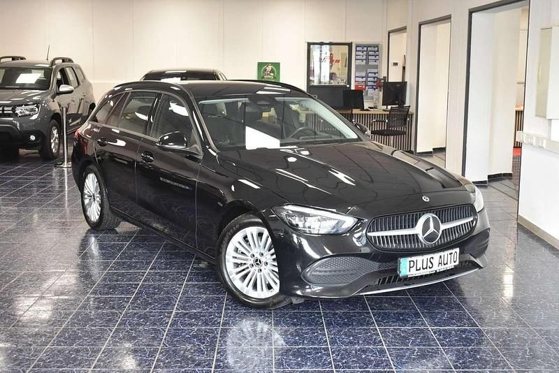 Obsidianschwarz Gebraucht 2023 Mercedes C220 Kombi | 26.870 € (Superpreis) - Bild 1/4