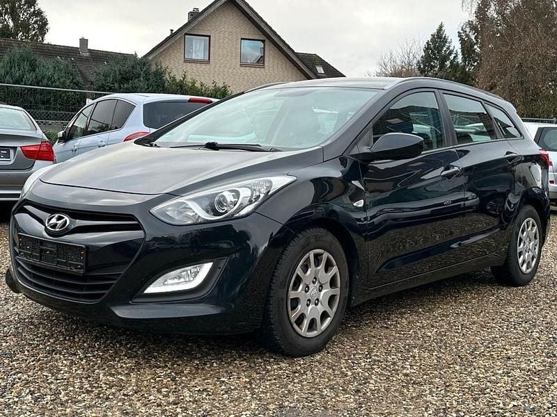 Schwarz Gebraucht 2015 Hyundai i30 Classic Kombi | 5.490 € (Fairer Preis) - Bild 1/4