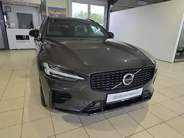 Gebraucht Volvo V60 Plus 398 PS (292 kW) 2022 Grau Kombi
