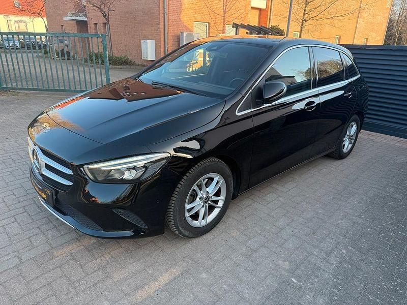 Gebraucht Mercedes B200 163 PS (119 kW) 2019 Schwarz Van / Kleinbus