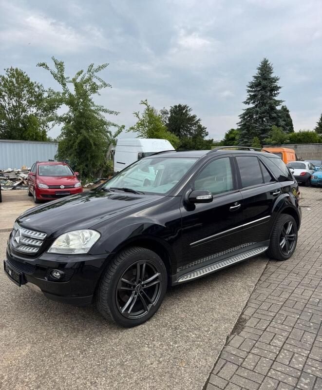 Schwarz Gebraucht 2008 Mercedes ML280 SUV | 8.200 € (Guter Preis) - Bild 1/4