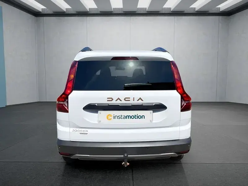 Gebraucht Dacia Jogger 140 PS (102 kW) 2023 Weiß Van / Kleinbus