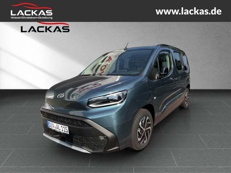 Gruen Gebraucht 2024 Toyota Proace Verso City Kombi | 36.450 € (Teuer) - Bild 1/4