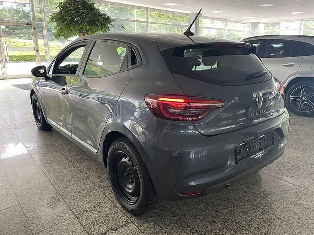 Käytetty Renault Clio V Experience 67 HP (49 kW) 2021 Harmaa Sedan