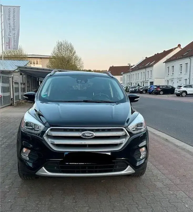 Usata Ford Kuga 182 CV (133 kW) 2017 Nero SUV