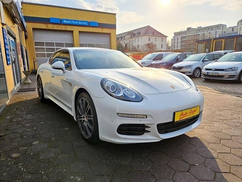 Gebraucht Porsche Panamera 300 PS (220 kW) 2015 Weiß Kleinwagen
