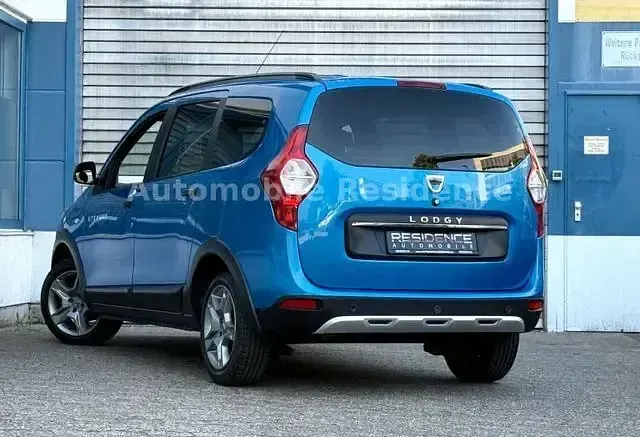 Gebraucht Dacia Lodgy Stepway 116 PS (85 kW) 2018 Blau Van / Kleinbus