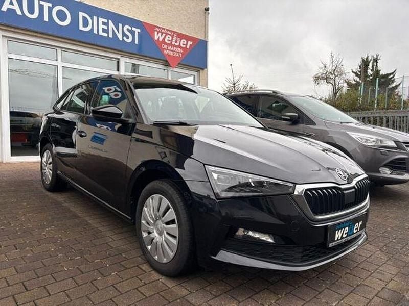 Cerna magic/black magic Gebraucht 2022 Skoda Scala Ambition Kleinwagen | 19.770 € (Fairer Preis) - Bild 1/4