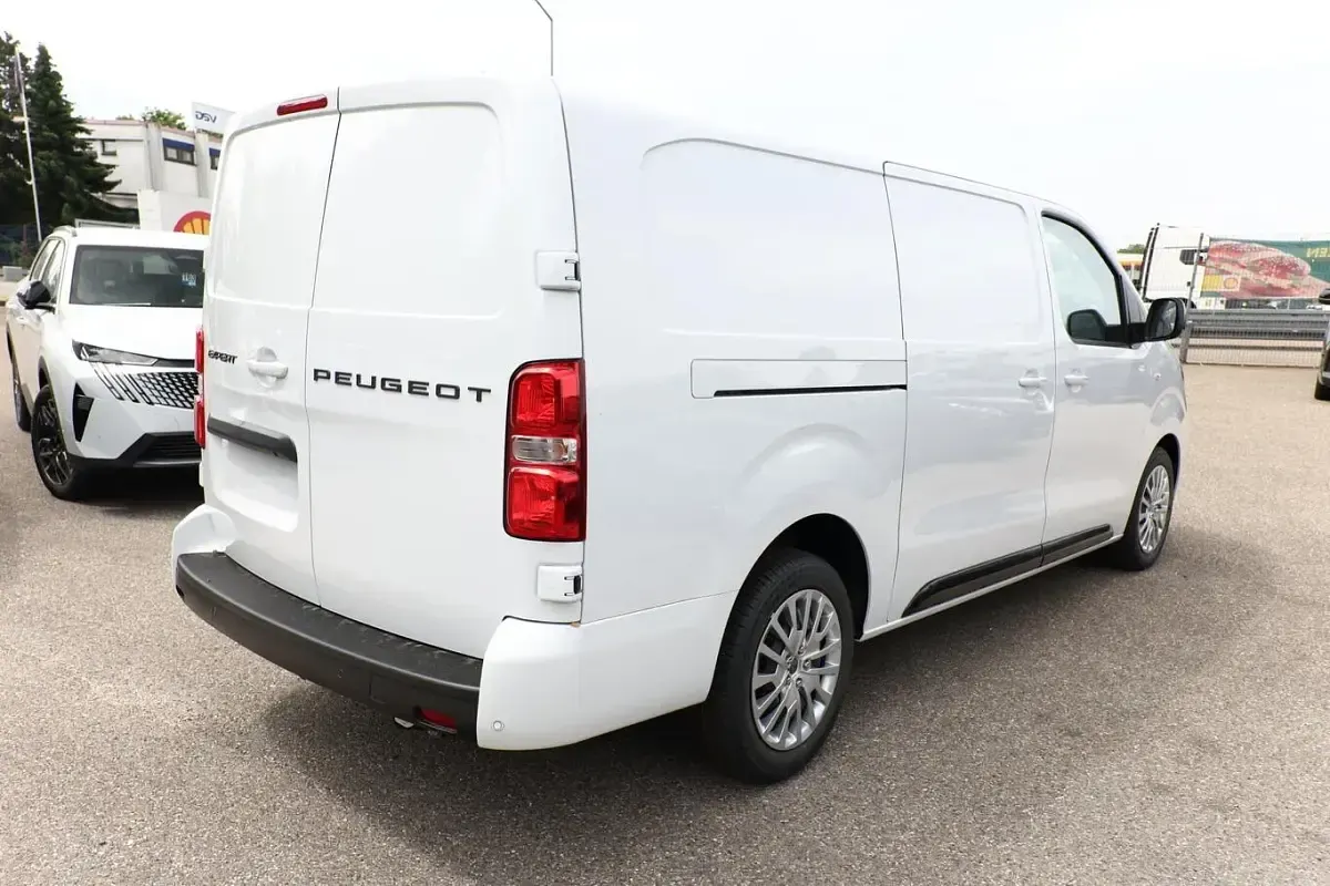 Neu Peugeot Expert Style 179 PS (131 kW) 2026 Kaolin weiß Van