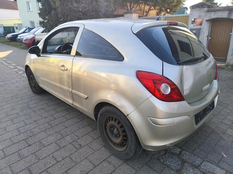 Gebraucht Opel Corsa 70 PS (51 kW) 2007 Gold Kleinwagen