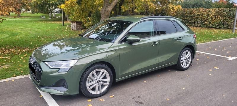 Gebraucht Audi A3 Ambiente 204 PS (150 kW) 2025 Grün Kombi