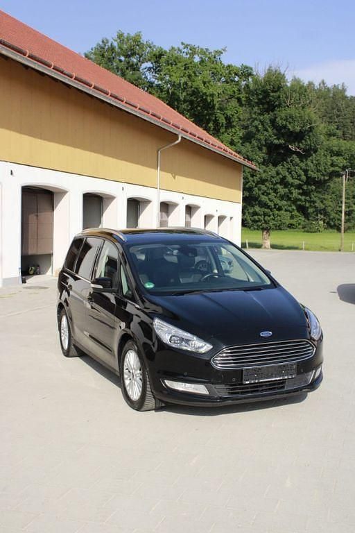 Schwarz Gebraucht 2017 Ford Galaxy Titanium Van / Kleinbus | 17.400 € (Guter Preis) - Bild 1/4