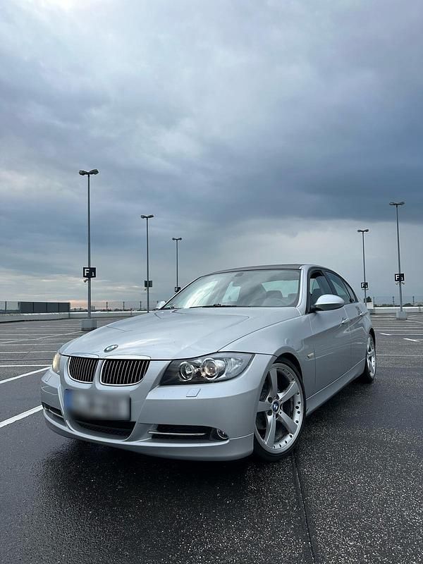 Gebraucht BMW 320 150 PS (110 kW) 2006 Silber Limousine