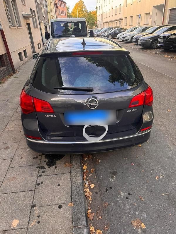 Gebraucht Opel Astra 136 PS (100 kW) 2014 Rot Kombi